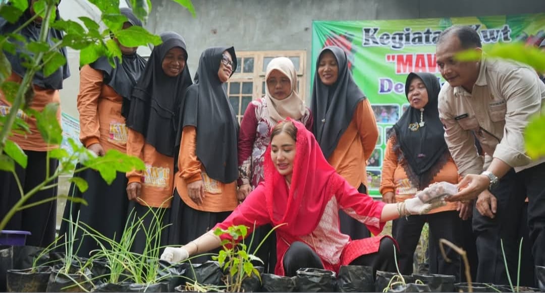 Tekat Novita Hardini Anggota DPR RI Dapil  VII Jatim Galakkan Program Perempuan Sarinah